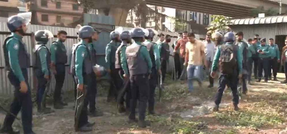 ডাকাতদলকে ধরতে গিয়ে ছুরিকাঘাতে আহত ২ পুলিশ সদস্য